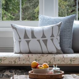 Voyage Maison Guava Floral 100% Cotton Cushion in Charcoal - Size: 40 cm x 60 cm - thumbnail 2
