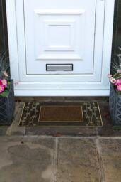 JVL Daisy PVC Pin Scraper Doormat 45x75cm Gold in Metallic Gold - Size: 45 cm x 75 cm - thumbnail 2