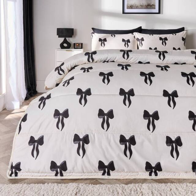 OHS Bows 10.5 Tog Coverless Duvet with Pillowcase Bedding Set in Cream - Size: Double - image 1