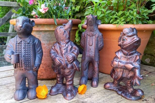 Inspirational Gifting Wind in the Willows Set - Aluminium with an aged bronze finish - image 1