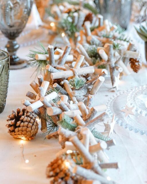 Dibor Sparkle Light Up Xmas Table Decoration Christmas Garland 1.85m - Size: Large