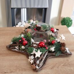Shatchi Star Shape Wooden Candle Holder Tabletop Centrepiece Christmas Decorated with Red/Silver Baubles, Berries & Cones - thumbnail 5