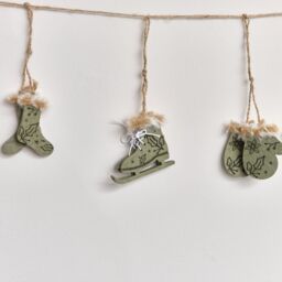 Melody Maison Green & White Winter Garland / Table Scatters - 120cm (1.2m / 47.2') - thumbnail 6