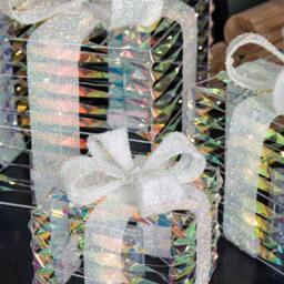Samuel Alexander 30cm Set of 3 Star Shimmer Christmas Parcels with 90 White LEDs - thumbnail 6