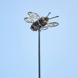 Paper High Metal Bee Garden Stake in Black - thumbnail 1