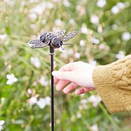 Paper High Metal Bee Garden Stake in Black - thumbnail 2