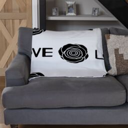 Benjamin Tate Design Rose & Love Print Blanket in Natural - Size: 120 cm x 150 cm - thumbnail 2