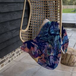 Benjamin Tate Design Grunge Flower Print Blanket in Natural - Size: 120 cm x 150 cm - thumbnail 4