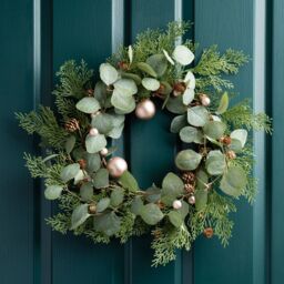 Scottish Everlastings Ltd 45cm Eucalyptus & Bronze Bauble Wreath in Green