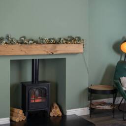 Samuel Alexander 1.8m Eucalyptus Christmas Garland with 130 Warm White LEDs in Green - thumbnail 2