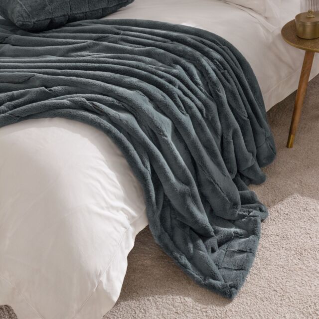 Paoletti Empress Alaskan Faux Fur Throw in Charcoal - Size: 130 cm x 180 cm - image 1