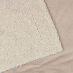 Yard Olann Faux Shearling Throw in Natural - Size: 130 cm x 180 cm - thumbnail 7