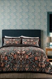 Morris & Co 'Olive & Rose' Cotton Duvet Cover Set in Indigo - Size: King