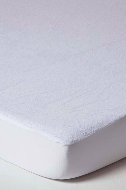 Homescapes Waterproof Terry Towelling Mattress Protector in White - Size: Double - image 1
