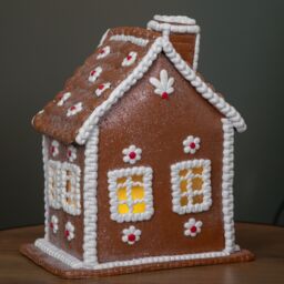 Samuel Alexander 24cm Battery Operated Light up Christmas Gingerbread House Chalet with LEDs - thumbnail 7