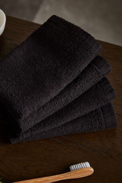 Catherine Lansfield 'Quick Dry' Face Cloth 4 Pack in Black - image 1