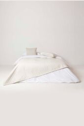Homescapes Diamond Quilted Velvet Throw in Cream - Size: 150 cm x 200 cm - thumbnail 3