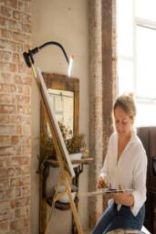 daylight Easel Lamp Go Portable 95+ CRI LED Artist Lamp with Battery - thumbnail 5