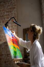 daylight Easel Lamp Go Portable 95+ CRI LED Artist Lamp with Battery - thumbnail 8