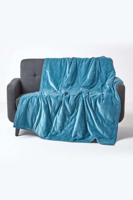 Homescapes Velvet Quilted Throw 100% Cotton, Soft & Luxurious Blanket in Blue - Size: 125 cm x 150 cm - image 1