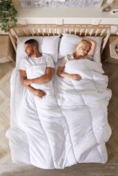 Slumberdown Made For You Two Duvet 4.5/10.5 Tog All Year Round Duvet in White - Size: King - thumbnail 1