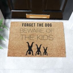 Artsy Mats Forget The Dog Beware Of The Kids Doormat in Black - Size: 40 cm x 60 cm - thumbnail 2