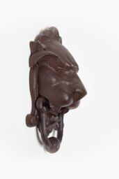 Homescapes Brown Cast Iron Lion Head Traditional Door Knocker - thumbnail 3