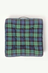 Homescapes Black Watch Tartan Cotton Armchair Booster Cushion in Green - Size: 50 cm x 50 cm - thumbnail 3