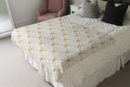 Benjamin Tate Design Gold Shells Blanket in Natural - Size: 120 cm x 150 cm - thumbnail 3