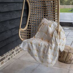 Benjamin Tate Design Gold Shells Blanket in Natural - Size: 120 cm x 150 cm - thumbnail 4