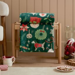 Furn Festive Trees Fleece Throw in Emerald - Size: 140 cm x 180 cm - thumbnail 1