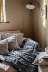 Laura Ashley VQ Heated Throw Electric Blanket in Grey - Size: 130 cm x 160 cm - thumbnail 2