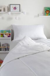Slumberdown Little Slumbers Anti Allergy 7.5 Tog Kids Single Bedset in White - thumbnail 2