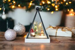 Netagon Triangle Glass Holder Snow Globe with Light Up Festive Gonk Scene Battery Operated in White - thumbnail 4