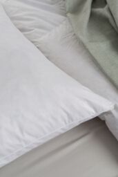EarthKind Feather & Down Medium Support Pillow 1 Pack in White - thumbnail 4