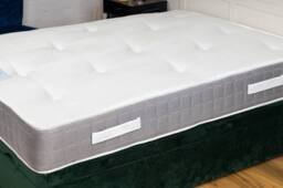 UK Bed Furniture Backcare 2000 Mattress in White - Size: Single - thumbnail 2
