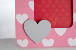 Orsina Interiors Premier Kids Heart Design Photo Frame, Personalised Photo Frame, Living Room Photo Frame, Modern Single Photo Frame in Pink - thumbnail 3