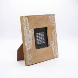 KDMD Hansa White Mango Wood Picture Frame for 10x15cm Photos, 20x20x2cm in Brown - Size: 20 x 20 x 2 cm - thumbnail 3