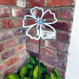 Poppyforge 1 Feet Flowering Petal Plant Pin (Pack of 3) Bare Metal/Ready to Rust in Metallic Silver - thumbnail 2