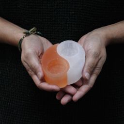 KDMD Selenite Ying Yang Candle Holder in Orange - thumbnail 4
