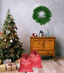 Shatchi North Pole Express Mail Sack Red Hessian Christmas Bag for Special Deliveries - thumbnail 5