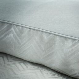 Portfolio Home Antibes Chevron Waves Duvet Cover Set Quilt with Pillowcase in Silver - Size: King - thumbnail 3