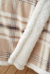 Catherine Lansfield 'Cosy Kelso Check' Blanket Throw in Natural - Size: 130 cm x 170 cm - thumbnail 3