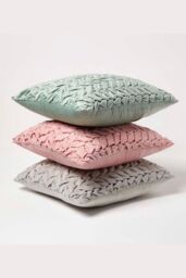 Homescapes Grace Pleated Velvet Cushion in Green - Size: 45 cm x 45 cm - thumbnail 6