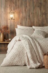 Fusion 'Geo Fleece' Fleece & Sherpa Throw in Natural - Size: 43 cm x 43 cm - thumbnail 2