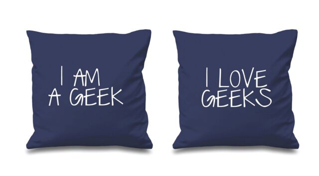 60 SECOND MAKEOVER I Am A Geek I Love Geeks Cushion Covers in Navy - Size: 40 cm x 40 cm