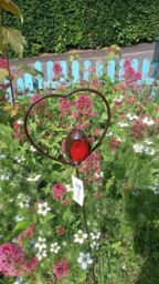 Inspirational Gifting Red Robin in a Heart Garden Plant Stake in Brown - thumbnail 3