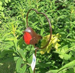 Inspirational Gifting Red Robin in a Heart Garden Plant Stake in Brown - thumbnail 2