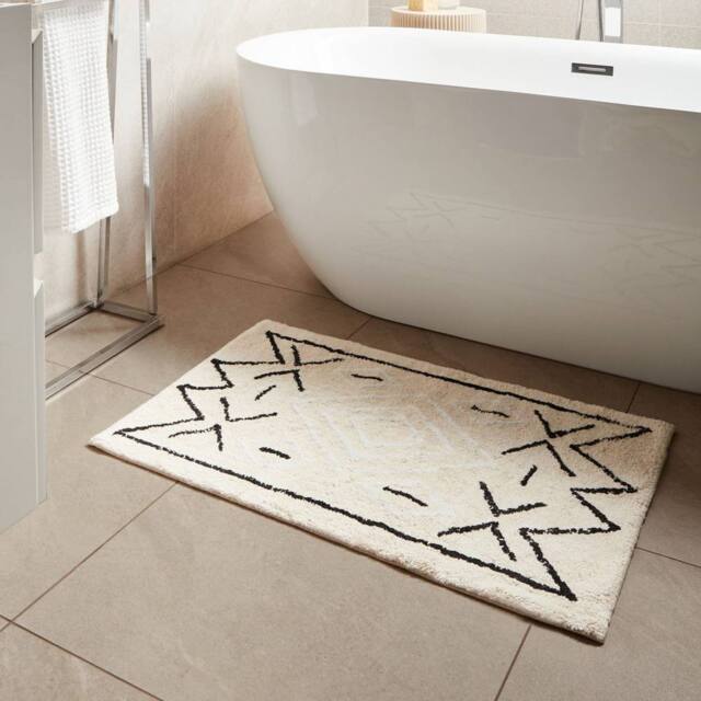 Wyld and Coco Cotton Bath Mat 60 x 90 cm - Light Beige with Geometric Pattern - Size: 1600mm x 900mm - image 1
