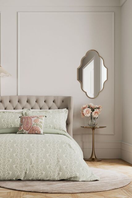 V & A 'Silk Road Paisley' Cotton Duvet Cover Set in Light Green - Size: Super King - image 1